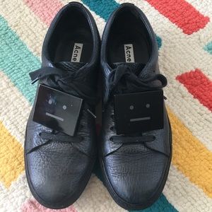 Acne Studios Adriana Grain